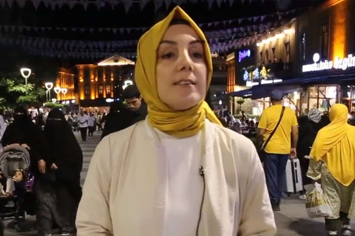 Ayvazoğlu'ndan Arap ırkçılığına tepki: İngilizce tabelalardan da rahatsız oluyor musunuz? Ayvazoğlu'ndan Arap ırkçılığına tepki: İngilizce tabelalardan da rahatsız oluyor musunuz?